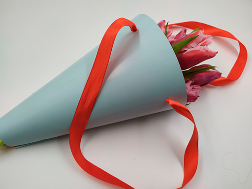 Пакет конус для цветов с ручками